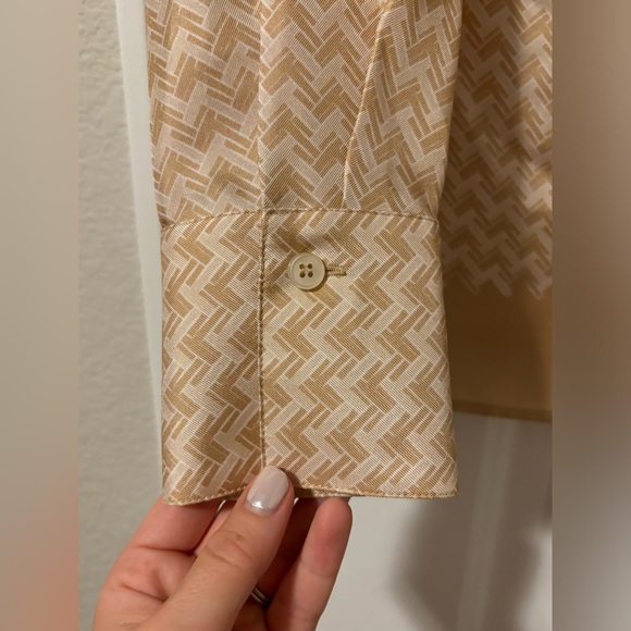 Lafayette 148 New York Women’s 100% Silk Button Up Blouse Size Small - Picture 5 of 8